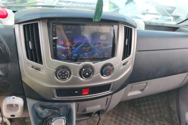Used Dongfeng Yufeng 2021 2.3T V9 Logistics Vehicle Long Wheelbase Mid-Roof Design 6-9 Seats China V Emission Standard WP2.3 Audio And AC Panel
