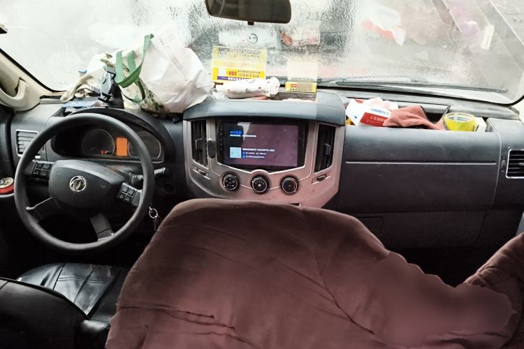 Used Dongfeng Yufeng 2021 2.0T Rear-Drive Logistics Vehicle Short Wheelbase Mid-Roof 5-9 Seaters China VI Standard D20 Center Console