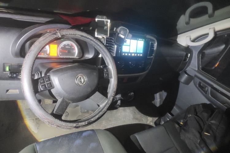 Used Dongfeng Yufeng 2021 2.3T Power King Front-Drive Van Long Wheelbase Mid-Roof 3-Seater China VI Standard M9T Center Console