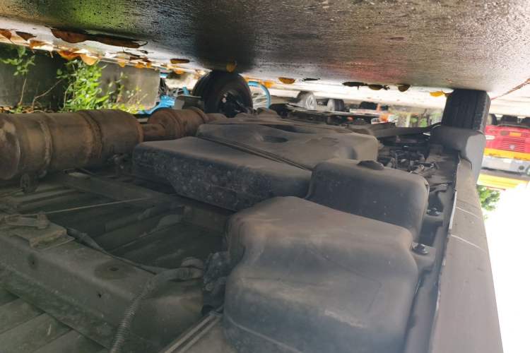 Used Dongfeng Yufeng 2021 2.3T Power King Front-Drive Logistics Van Long Wheelbase High Roof 6-9 Seats China VI Standard M9T Chassis Front Left