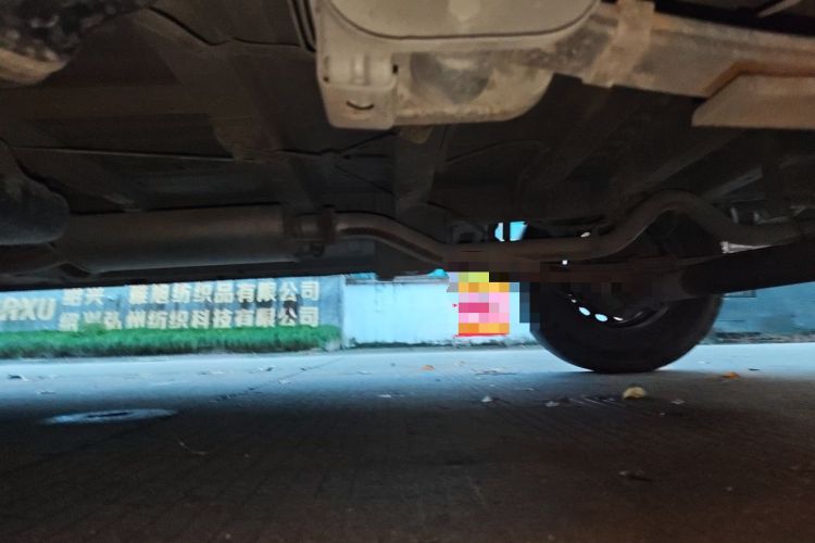 Used Dongfeng Yufeng 2021 2.5T V9 Value-Added Logistics Vehicle Short Wheelbase Mid-Roof Design 5-9 Seater China V Emission Standard ZD25 Chassis Rear Left