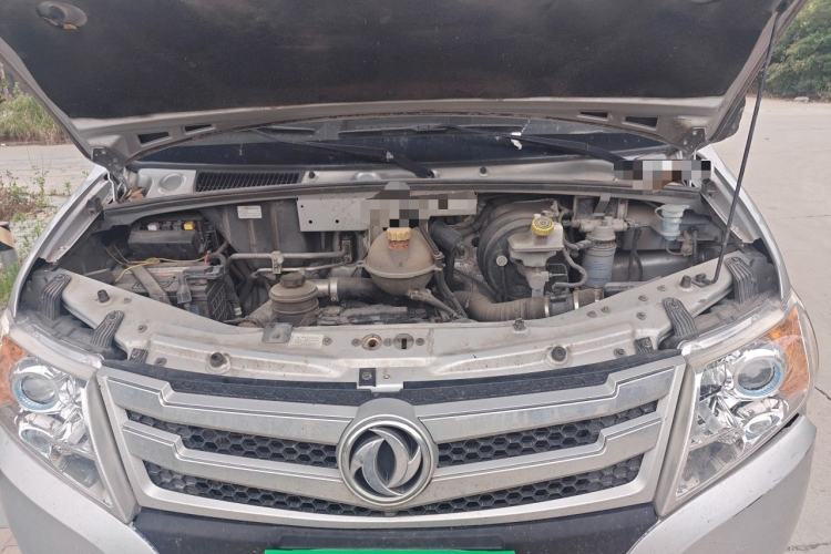 Used Dongfeng Yufeng 2021 2.3T Power King Front-Drive Logistics Van Long Wheelbase Mid-Roof 6–9 Seats China VI Standard M9T Engine Bay