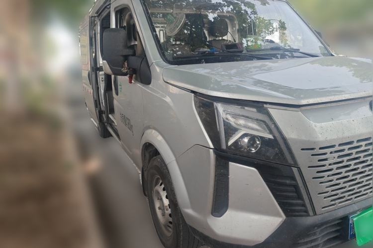 Used Dongfeng Yufeng 2021 2.0T Value Edition Van Long Wheelbase Mid-Roof 3-Seater China VI Standard D20 Exterior 2