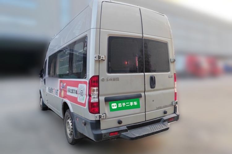 Used Dongfeng Yufeng 2021 2.0T Power King Front-Drive Logistics Vehicle Long Wheelbase High Roof 6-9 Seats China VI ZD20 Exterior 4