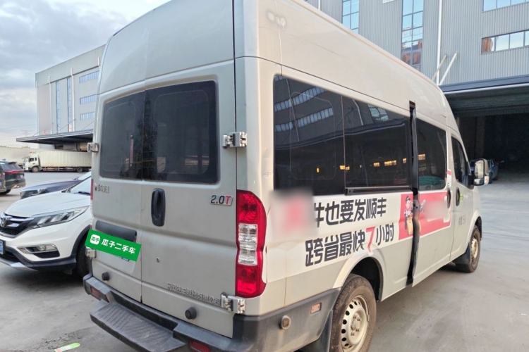 Used Dongfeng Yufeng 2021 2.0T Power King Front-Drive Logistics Vehicle Long Wheelbase High Roof 6-9 Seats China VI ZD20 Exterior 5