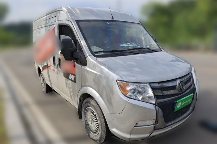 Used Dongfeng Yufeng 2021 2.3T Power King Front-Drive Van Short Wheelbase Mid-Roof 3-Seater China VI Standard M9T Front Right 45 Deg