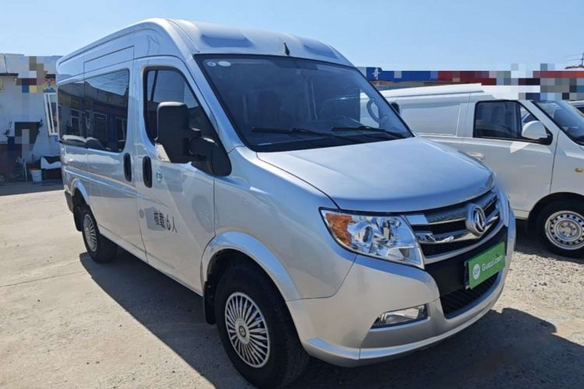 Used Dongfeng Yufeng 2021 2.0T Rear-Drive Logistics Vehicle Short Wheelbase Mid-Roof 5-9 Seaters China VI Standard D20 Front Right 45 Deg