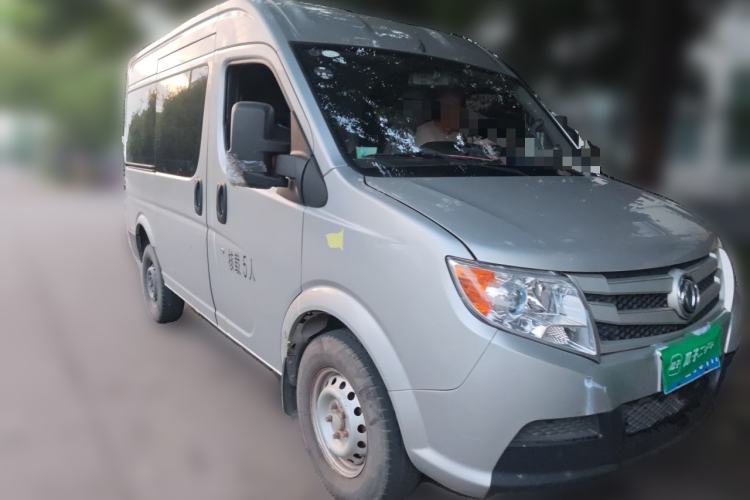 Used Dongfeng Yufeng 2021 2.5T V9 Value-Added Logistics Vehicle Short Wheelbase Mid-Roof Design 5-9 Seater China V Emission Standard ZD25 Front Right 45 Deg