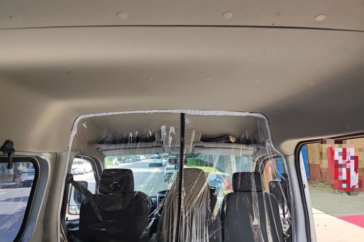 Used Dongfeng Yufeng 2021 2.3T Power King Front-Drive Logistics Van Long Wheelbase Mid-Roof 6–9 Seats China VI Standard M9T Headliner