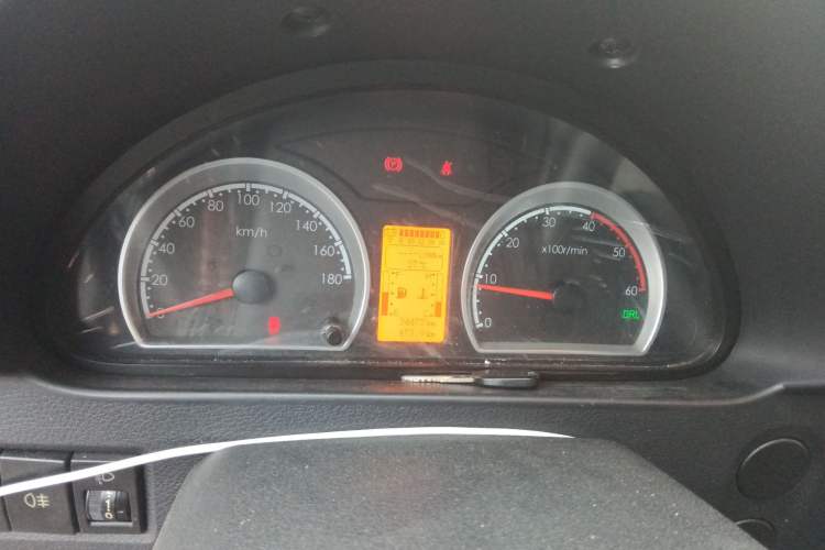 Used Dongfeng Yufeng 2021 2.0T Power King Front-Drive Logistics Vehicle Long Wheelbase Mid-Roof Design 6–9 Seats China VI Emission Standard ZD20 Instrument Cluster