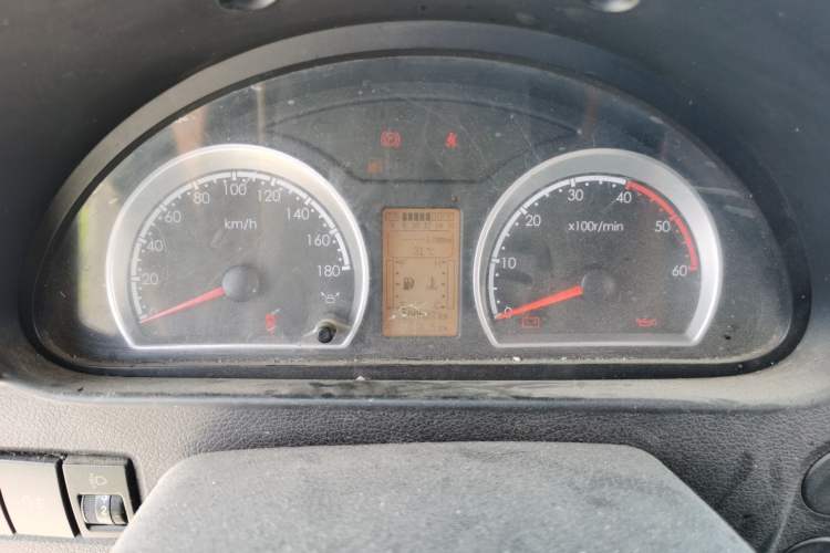 Used Dongfeng Yufeng 2021 2.3T V9 Logistics Vehicle Long Wheelbase Mid-Roof Design 6-9 Seats China V Emission Standard WP2.3 Instrument Cluster