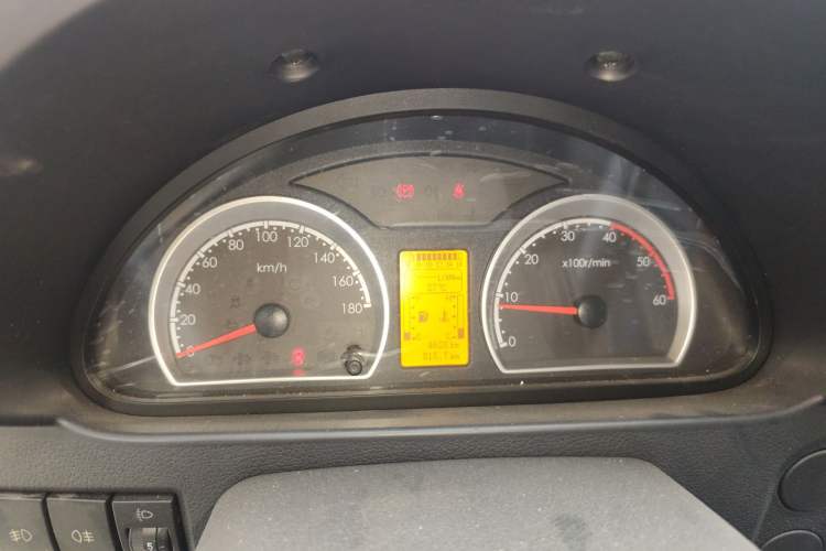 Used Dongfeng Yufeng 2021 2.4T Rear-Drive Van Long Wheelbase High Roof Dual Rear Tires 3-Seater China VI Emission Standard YCY24140-60 Instrument Cluster