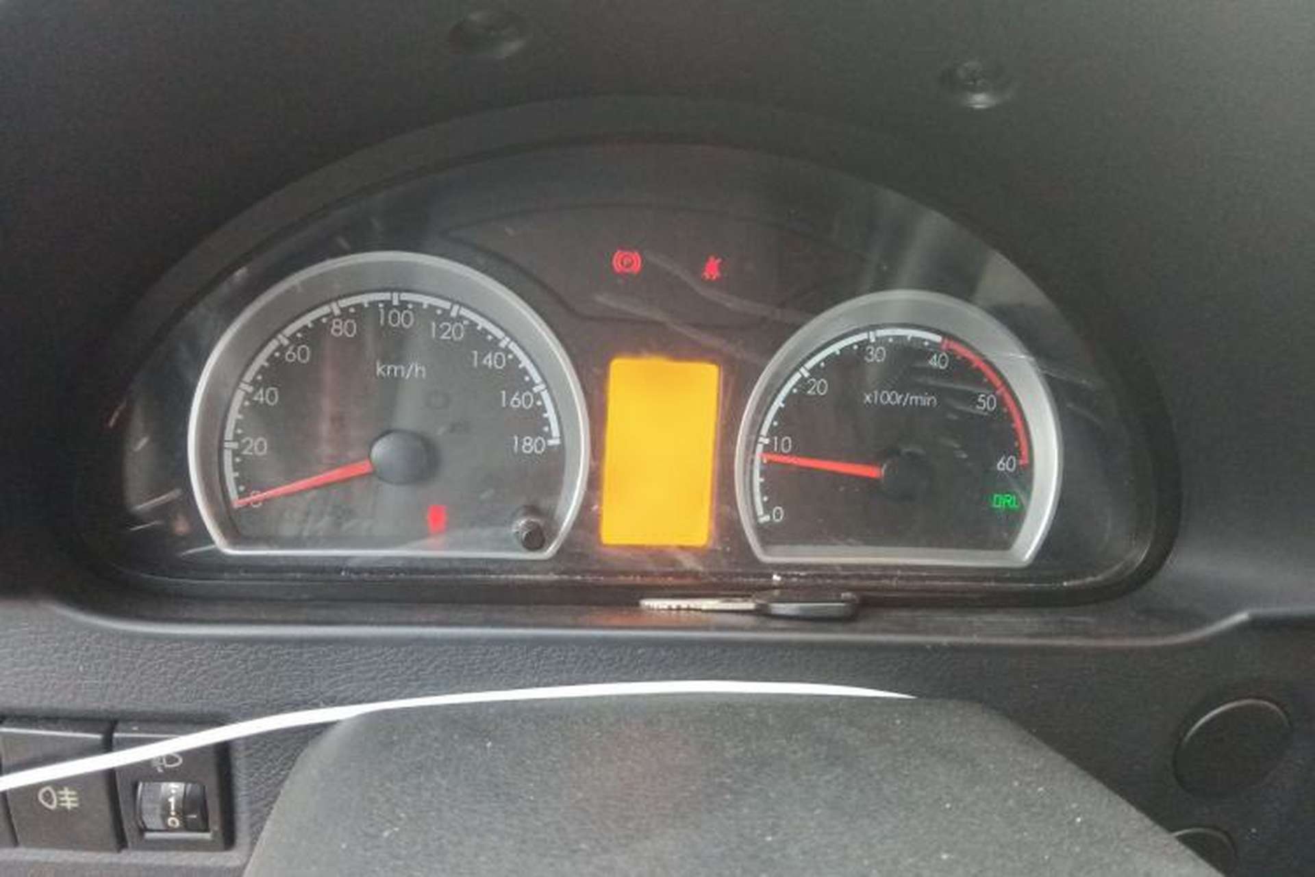 Used Dongfeng Yufeng 2021 2.0T Power King Front-Drive Logistics Vehicle Long Wheelbase Mid-Roof Design 6–9 Seats China VI Emission Standard ZD20 Instrument Cluster
