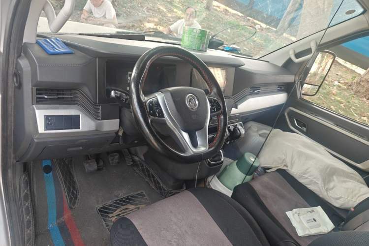 Used Dongfeng Yufeng 2021 2.0T Value Edition Van Long Wheelbase Mid-Roof 3-Seater China VI Standard D20 Interior 2