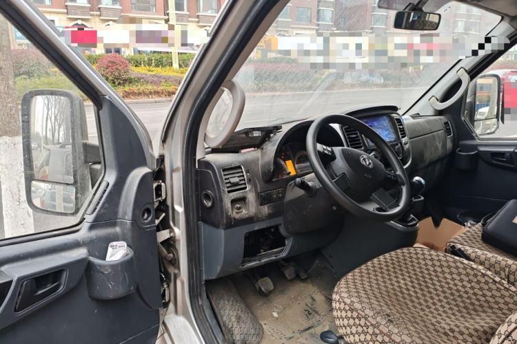 Used Dongfeng Yufeng 2021 2.3T Power King Rear-Drive Logistics Vehicle Long Wheelbase High Roof Dual Rear Tires 6–9 Seats China VI Standard M9T Interior 3