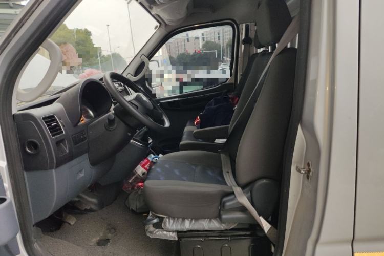 Used Dongfeng Yufeng 2021 2.3T Power King Front-Drive Van Long Wheelbase Mid-Roof 3-Seater China VI Standard M9T Left Front Seat