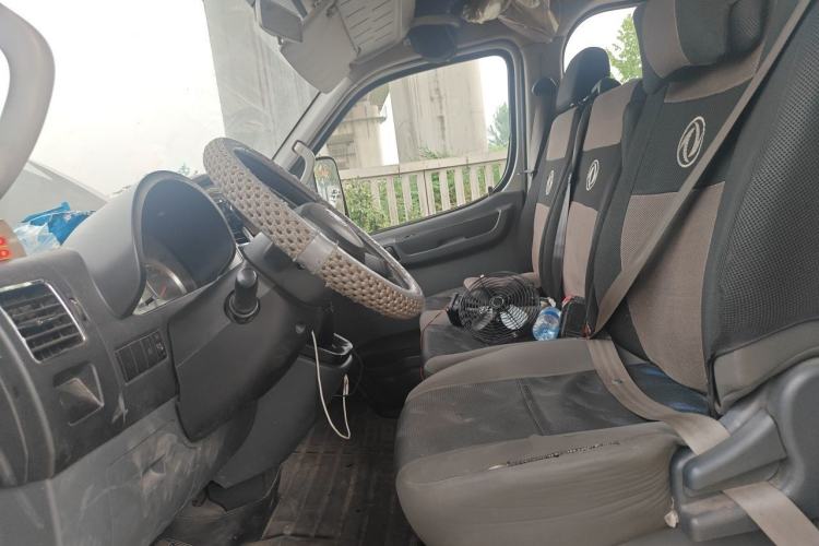 Used Dongfeng Yufeng 2021 2.3T Power King Front-Drive Logistics Van Long Wheelbase Mid-Roof 6–9 Seats China VI Standard M9T Left Front Seat