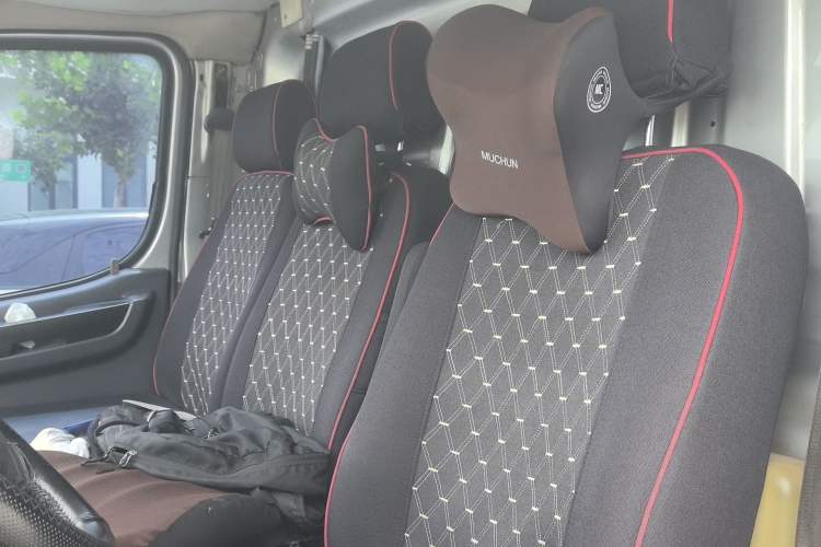 Used Dongfeng Yufeng 2021 2.3T Power King Rear-Drive Van Long Wheelbase High Roof Dual Rear Tires 3-Seater China VI Standard M9T Left Front Seat
