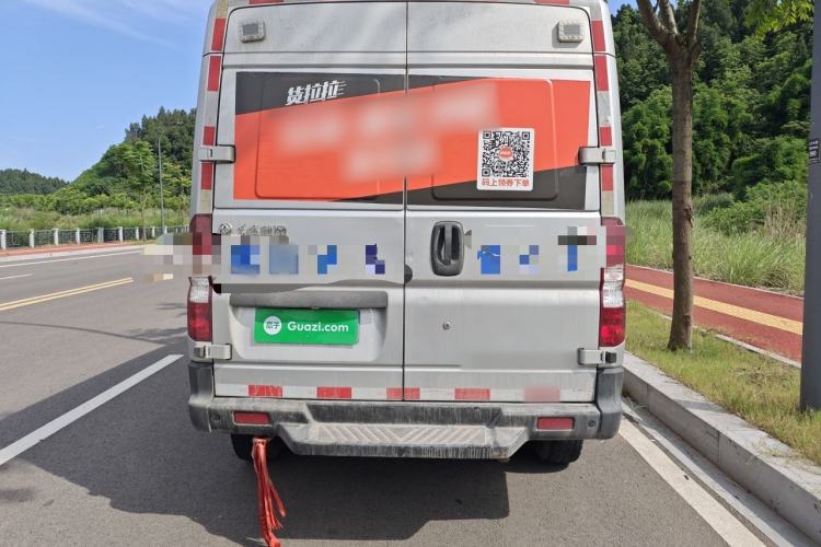Used Dongfeng Yufeng 2021 2.3T Power King Front-Drive Van Short Wheelbase Mid-Roof 3-Seater China VI Standard M9T Rear