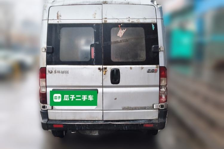 Used Dongfeng Yufeng 2021 2.0T Rear-Drive Logistics Vehicle Short Wheelbase Mid-Roof 5-9 Seaters China VI Standard D20 Rear