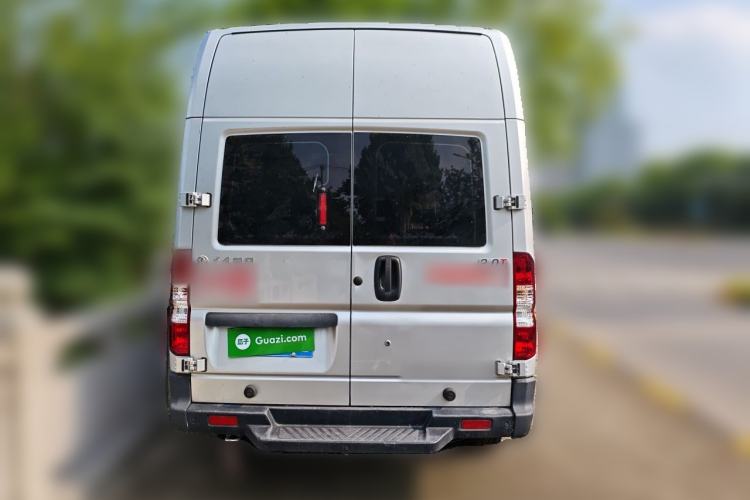 Used Dongfeng Yufeng 2021 2.0T Power King Front-Drive Logistics Vehicle Long Wheelbase High Roof 6-9 Seats China VI ZD20 Rear