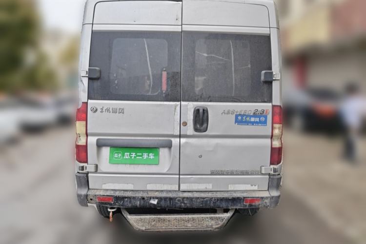 Used Dongfeng Yufeng 2021 2.3T V9 Logistics Vehicle Short Wheelbase Mid-Roof Design 5-9 Seater China V Emission Standard WP2.3 Rear