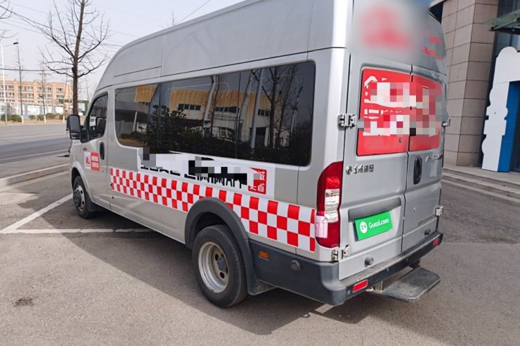 Used Dongfeng Yufeng 2021 2.4T Rear-Drive Logistics Vehicle Long Wheelbase High Roof Dual Rear Tires 6–9 Seats China VI Emission Standard YCY24140-60 Rear Left 45 Deg