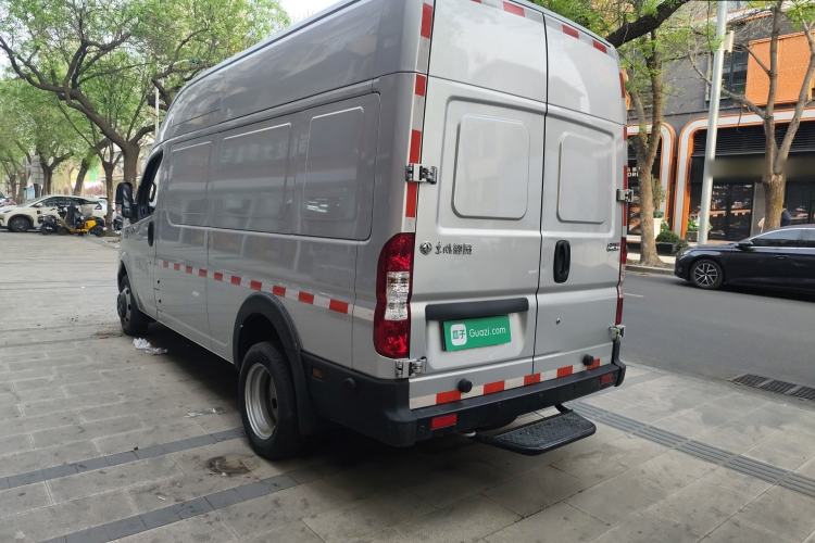 Used Dongfeng Yufeng 2021 2.4T Rear-Drive Van Long Wheelbase High Roof Dual Rear Tires 3-Seater China VI Emission Standard YCY24140-60 Rear Left 45 Deg