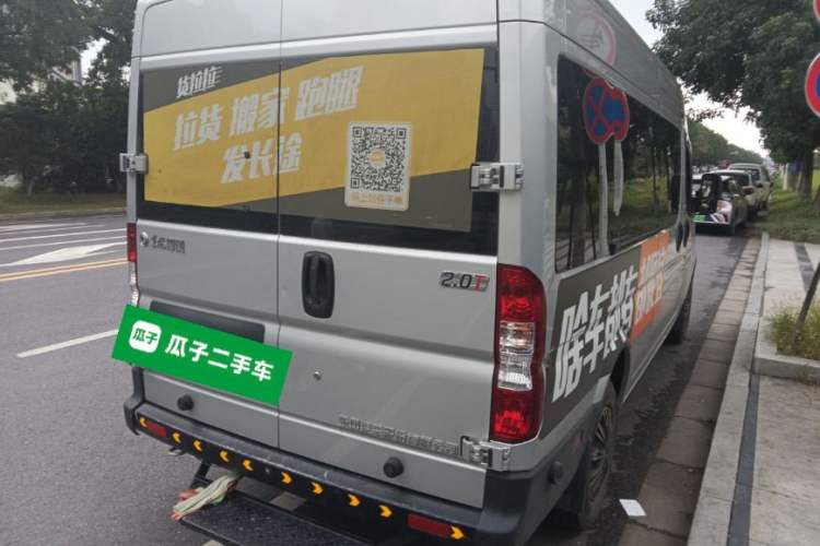 Used Dongfeng Yufeng 2021 2.0T Power King Front-Drive Logistics Vehicle Long Wheelbase Mid-Roof Design 6–9 Seats China VI Emission Standard ZD20 Rear Right 45 Deg