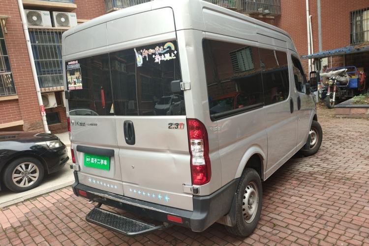 Used Dongfeng Yufeng 2021 2.3T V9 Logistics Vehicle Short Wheelbase Low Roof 5-9 Seater China V Emission Standard WP2.3 Rear Right 45 Deg