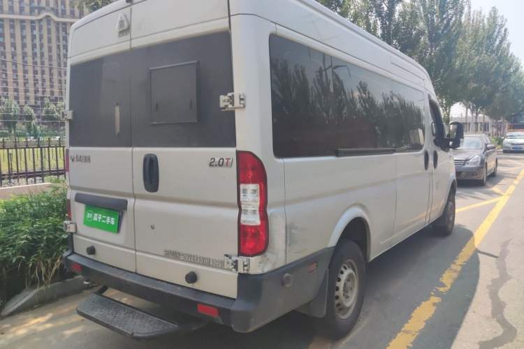 Used Dongfeng Yufeng 2021 2.0T Value-Added Logistics Vehicle Long Wheelbase Mid-Roof Design 6–9 Seats China VI Standard D20 Rear Right 45 Deg