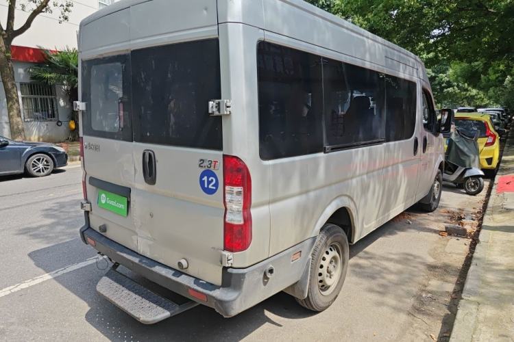 Used Dongfeng Yufeng 2021 2.3T Power King Front-Drive Logistics Van Long Wheelbase Mid-Roof 6–9 Seats China VI Standard M9T Rear Right 45 Deg