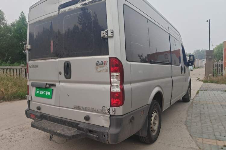 Used Dongfeng Yufeng 2021 2.3T Power King Front-Drive Logistics Van Long Wheelbase Mid-Roof 6–9 Seats China VI Standard M9T Rear Right 45 Deg