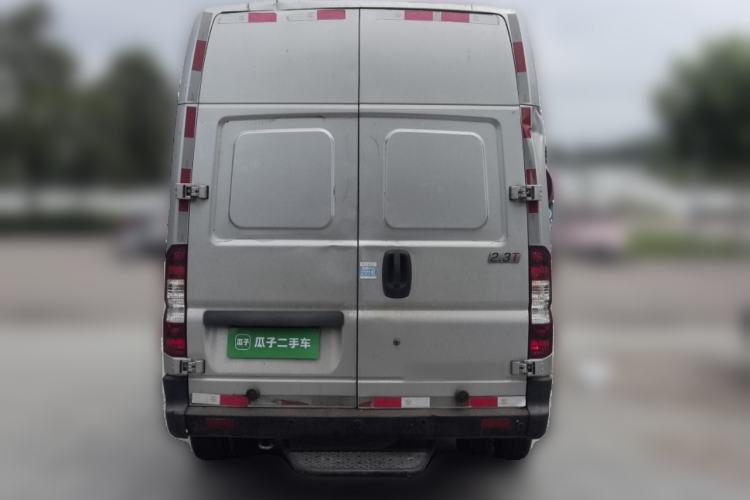Used Dongfeng Yufeng 2021 2.3T Power King Rear-Drive Van Long Wheelbase High Roof Dual Rear Tires 3-Seater China VI Standard M9T Rear