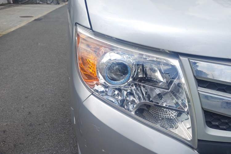 Used Dongfeng Yufeng  Right Front Headlight