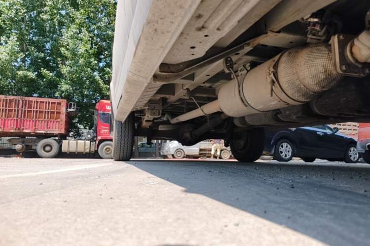 Used Dongfeng Yufeng  Right Side Sill
