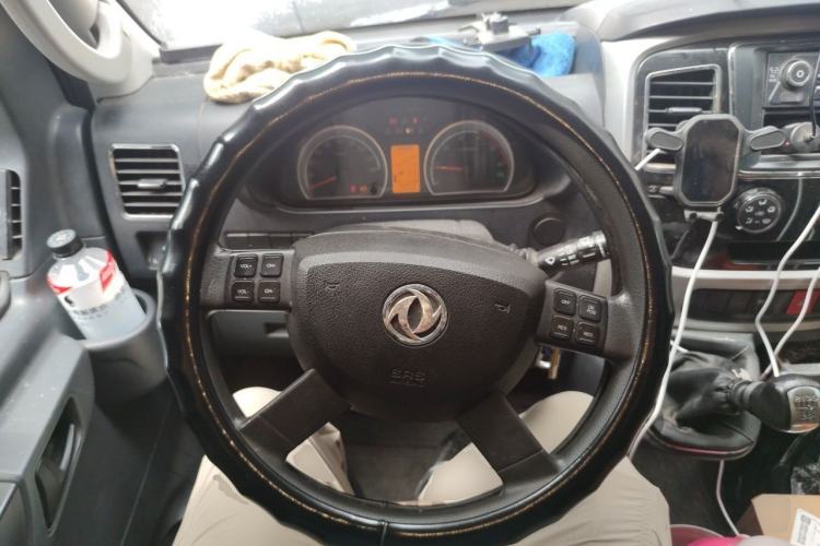 Used Dongfeng Yufeng 2021 2.0T Power King Front-Drive Logistics Vehicle Long Wheelbase Mid-Roof Design 6–9 Seats China VI Emission Standard ZD20 Steering Wheel