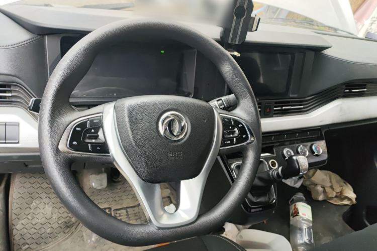 Used Dongfeng Yufeng 2021 2.0T Value Edition Van Long Wheelbase High Roof 3-Seater China VI Standard D20 Steering Wheel