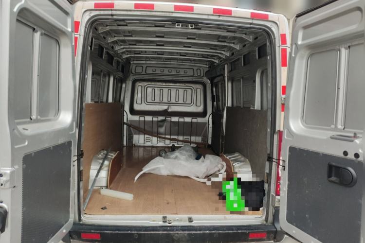 Used Dongfeng Yufeng 2021 2.3T Power King Front-Drive Van Long Wheelbase Mid-Roof 3-Seater China VI Standard M9T Trunk