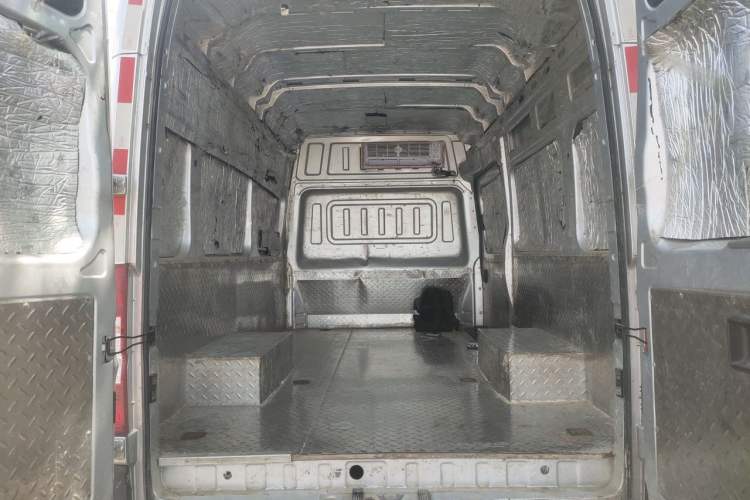 Used Dongfeng Yufeng  Trunk
