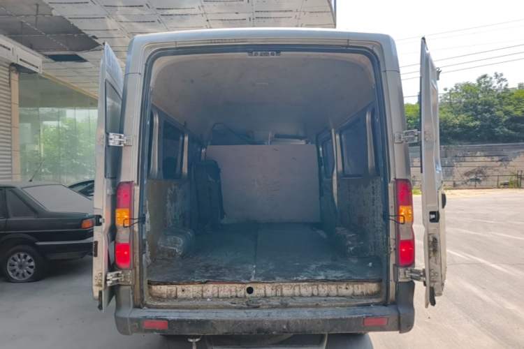 Used Dongfeng Yufeng  Trunk