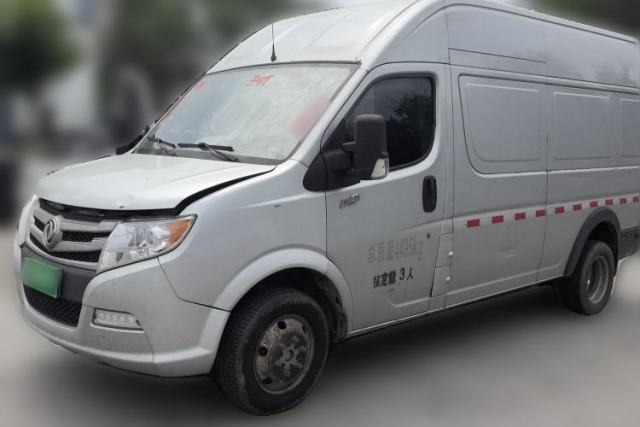 Used Dongfeng Yufeng 2021 2.3T Power King Rear-Drive Van Long Wheelbase High Roof Dual Rear Tires 3-Seater China VI Standard M9T