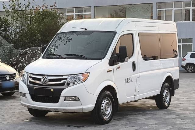 Used Dongfeng Yufeng 2021 2.5T V9 Value-Added Logistics Vehicle Short Wheelbase Mid-Roof Design 5-9 Seater China V Emission Standard ZD25
