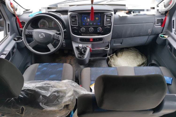 Used Dongfeng Yufeng 2021 2.3T Power King Rear-Drive Logistics Vehicle Extreme High Roof Dual Rear Tires 6-9 Seater China VI Standard M9T Center Console
