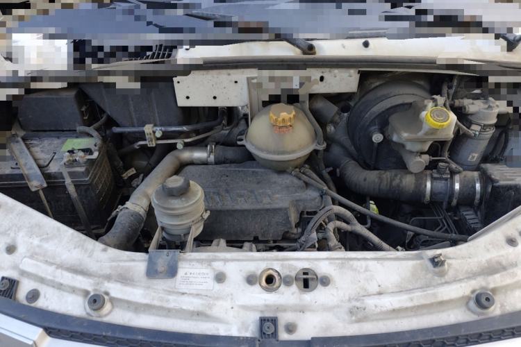 Used Dongfeng Yufeng  Engine Bay