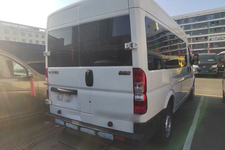Used Dongfeng Yufeng 2021 2.0T Power King Front-Drive Logistics Vehicle Long Wheelbase Mid-Roof Design 6–9 Seats China VI Emission Standard ZD20 Exterior 4