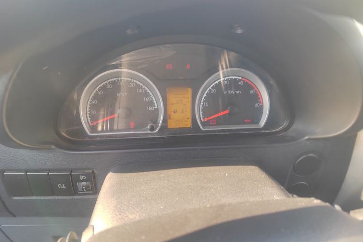 Used Dongfeng Yufeng 2021 2.0T Power King Front-Drive Logistics Vehicle Long Wheelbase Mid-Roof Design 6–9 Seats China VI Emission Standard ZD20 Instrument Cluster