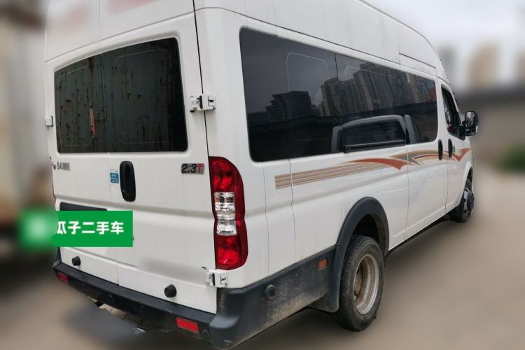 Used Dongfeng Yufeng 2021 2.3T Power King Rear-Drive Logistics Vehicle Extreme High Roof Dual Rear Tires 6-9 Seater China VI Standard M9T Rear Right 45 Deg