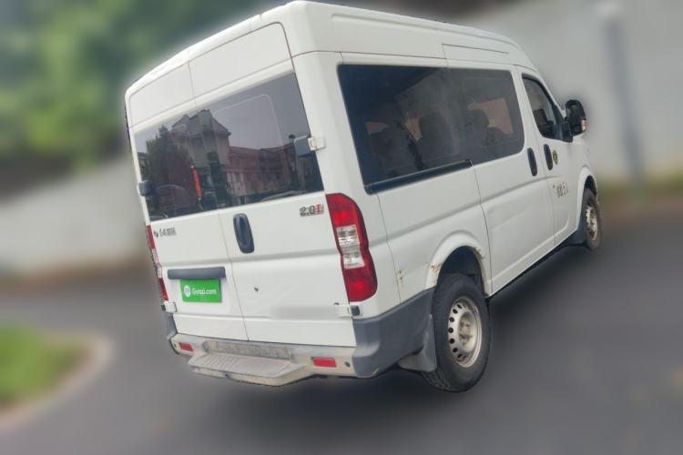 Used Dongfeng Yufeng 2021 2.0T Value Edition Logistics Vehicle Short Wheelbase Mid-Roof Design 5-9 Seater China VI Emission Standard D20 Rear Right 45 Deg