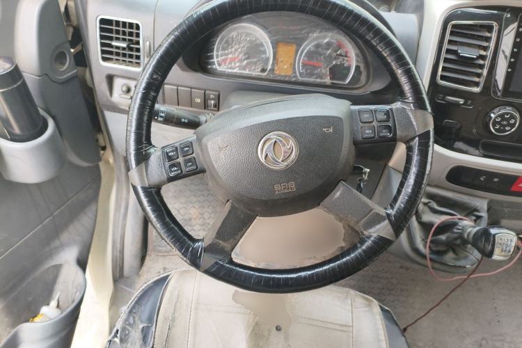 Used Dongfeng Yufeng 2021 2.3T Power King Front-Drive Logistics Van Long Wheelbase Mid-Roof 6–9 Seats China VI Standard M9T Steering Wheel